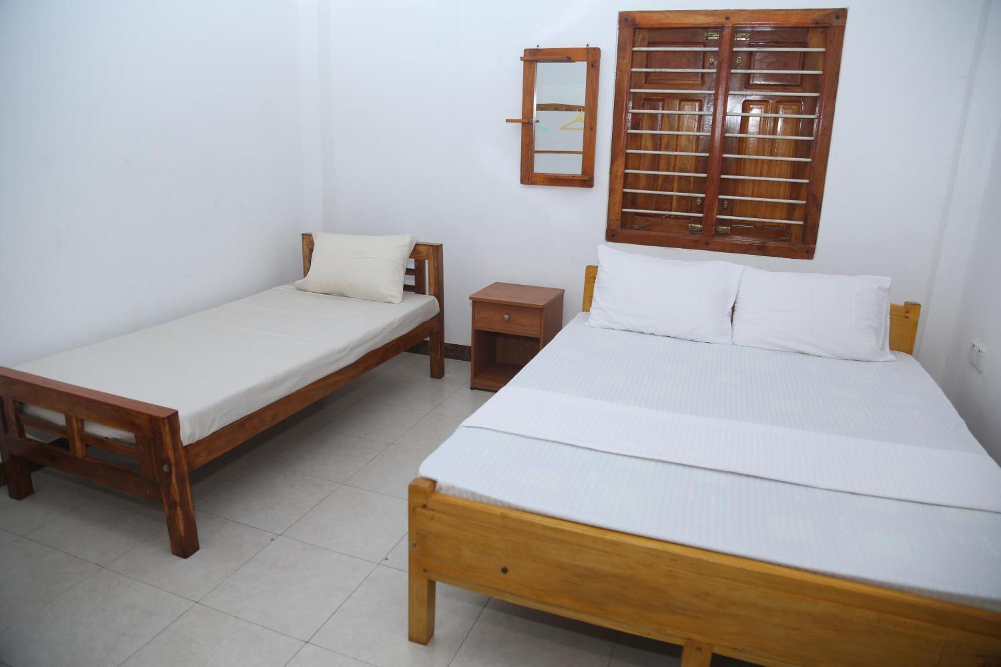 Rose Fort Homestay Джафна Екстериор снимка