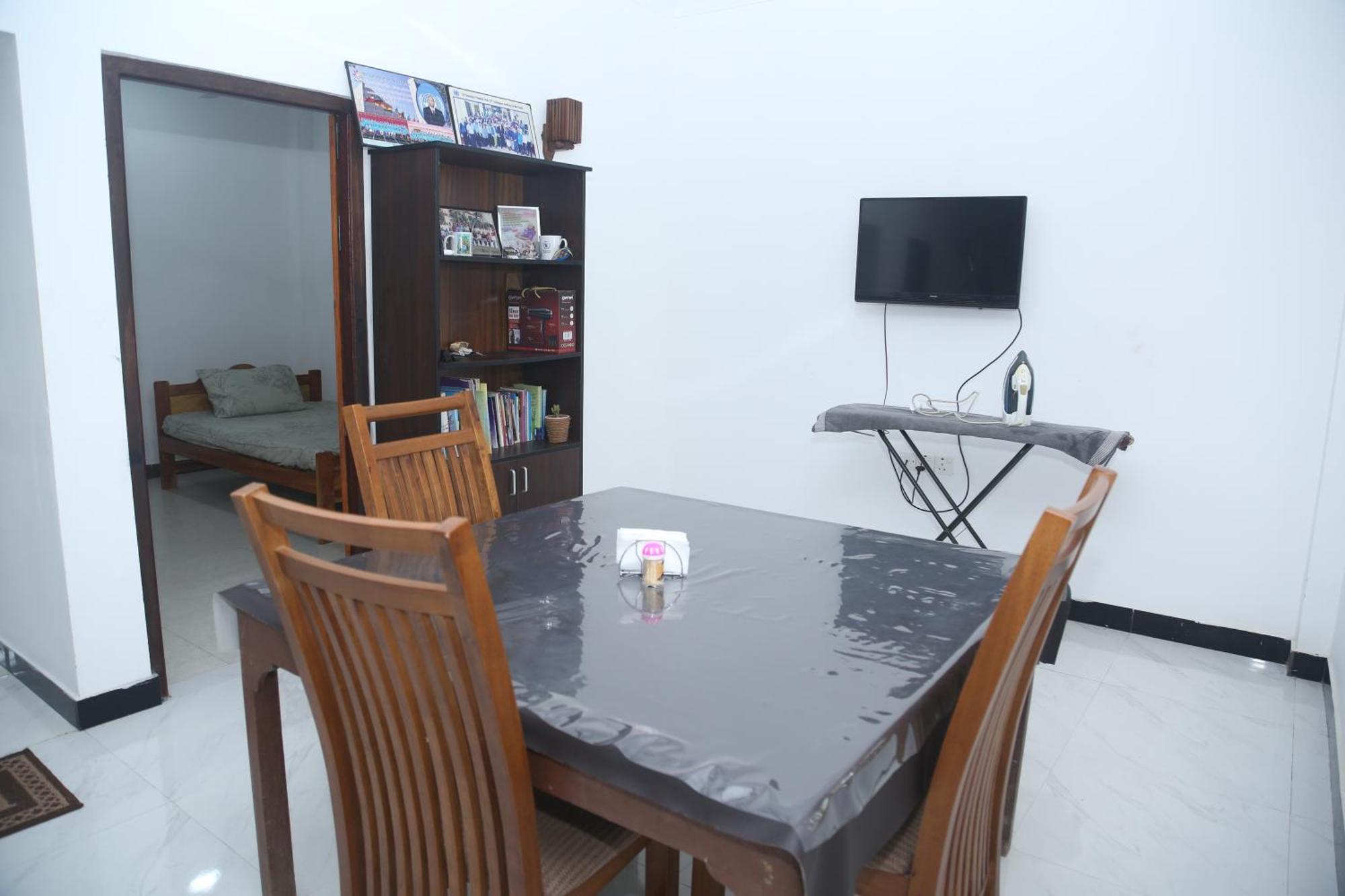 Rose Fort Homestay Джафна Екстериор снимка