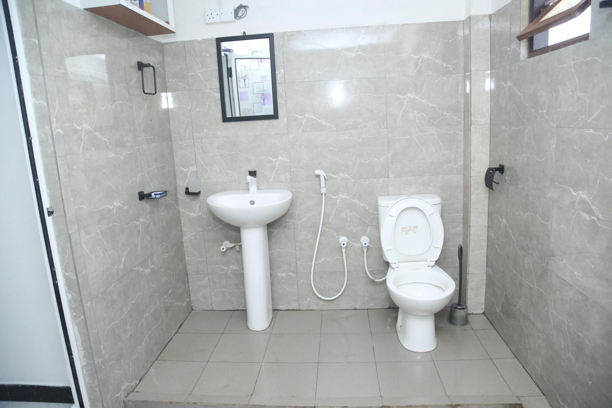 Rose Fort Homestay Джафна Екстериор снимка