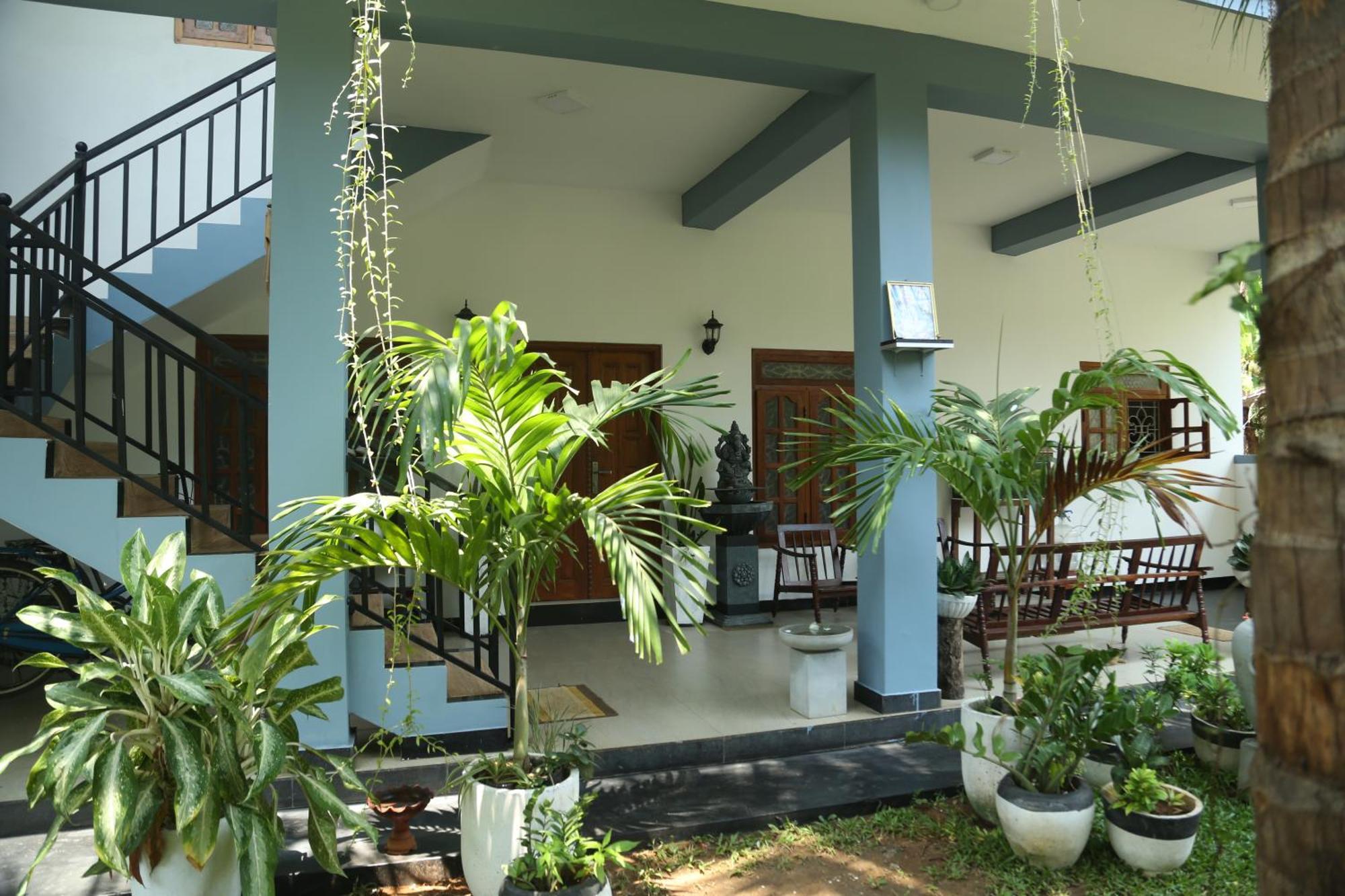 Rose Fort Homestay Джафна Екстериор снимка